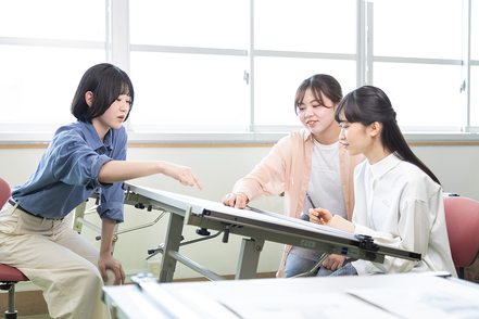 郡山女子大学 住環境の設計やインテリアを学び、快適な空間を創造する人材を育成する【生活科学科 建築デザイン専攻】