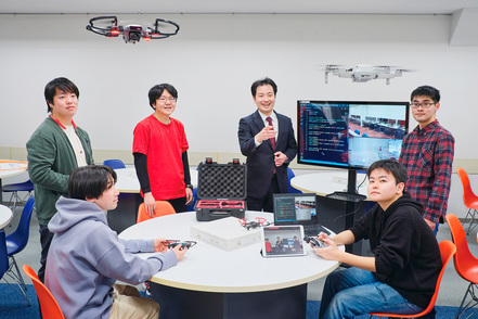 江戸川大学 VR(バーチャルリアリティ)やMR(複合現実)などを体験し、クリエイティブなスキルを磨きます