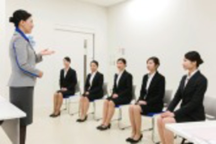 神戸学院大学 エアライン講座やホテル研修など、将来につながる学部独自のインターンシップを実施