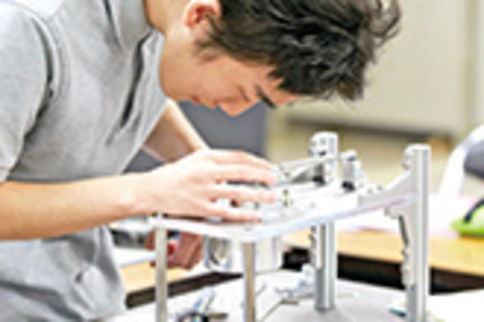 徳島文理大学 独創性で新しい時代をつくる次世代の知識と技術を身につけよう