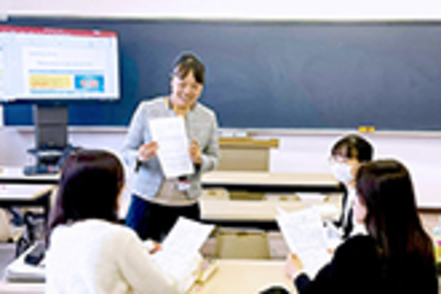 駒沢女子大学 日本の伝統文化や現代文化を見つめ直し、グローバルな視座で“ 世界の中の日本”をとらえます。(国際日本学科)