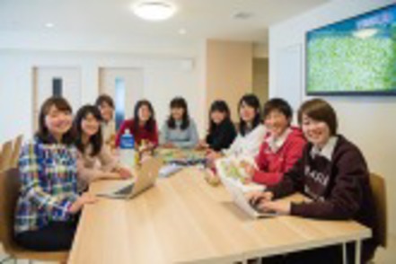 順天堂大学 寮内にある共有スペース。寮生たちの交流の場として利用しています。