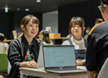 芸術文化観光専門職大学の特長２