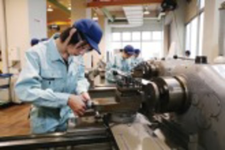 崇城大学 ナノから工学、宇宙まで、好きなことを追求してみよう!