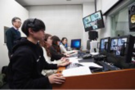 愛知淑徳大学 【メディアプロデュース専攻】メディアに関する幅広い領域の科目を用意。自分の適性や興味にあった専門分野を究めます