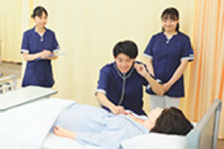 令和健康科学大学 ストーリー型授業の疑似体験による看護で自分の成長も実感できる