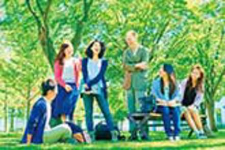 北星学園大学 英文学科では、英語に対する豊かな知識と実践的な英語力を培い、グローバル社会で創造的に活躍する人材を目指します