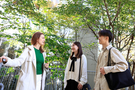 麗澤大学 【国際社会・国際情報専攻】国際政治・国際関係を学び、ICTを活用することで、世界「を」つなぐ力を身につける