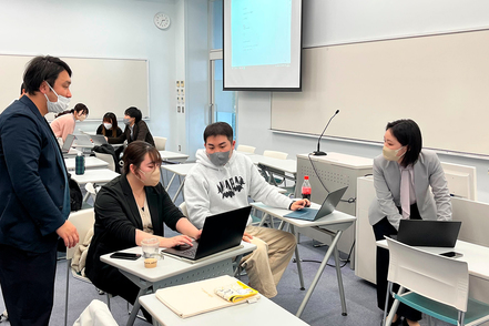 麗澤大学 【ビジネスイノベーションプログラム】企業の課題を学生目線で解決をする授業。学生が考案したクレジットカードも誕生しました