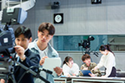 広島経済大学 【メディアビジネス学科】メディアとビジネスの最前線で活躍するための能力を育成します