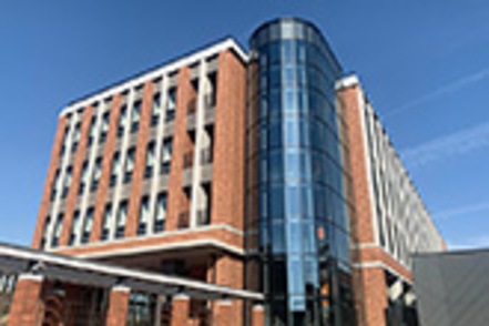 大和大学 1年次は社会学を学ぶために必要な基礎的スキルを身につけ、2年次には4つのコースから学びたいコースを選択し、専門性を高めます