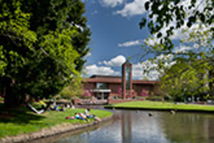 東京国際大学 (ASP)American Studies Programでは、姉妹校ウィラメット大学(オレゴン州)へ1年間留学。