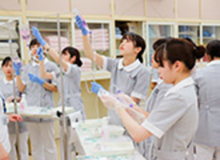 日本赤十字広島看護大学の特長１