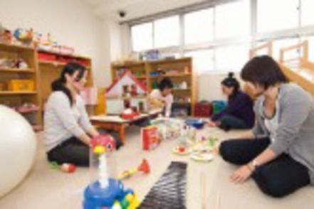 専修大学 プレイルーム、脳波室、動物実験室など充実した設備を持つ心理学科。