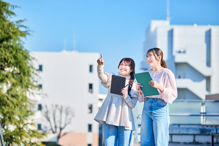 東京家政大学 社会における情報を効果的に活かして、新たな価値とともにストーリーとして発信できる人材を育成します