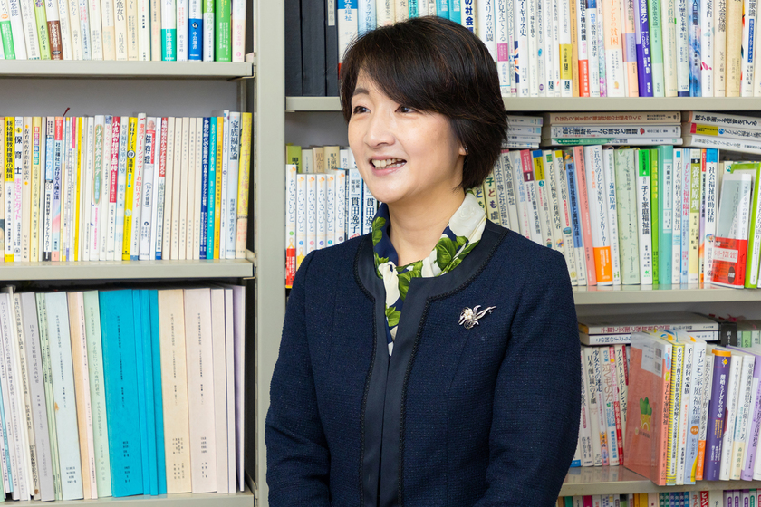 東洋英和女学院大学の先生