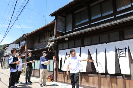 福井工業大学 現地調査や関係者へのヒアリング調査などのフィールドワーク、企業や行政と連携したプロジェクト活動など多彩な教育環境を提供