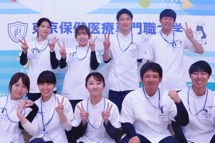 東京保健医療専門職大学 オープンキャンパスでは本学の学生スタッフが対応いたします。普段の学校生活や勉強のことなど不安や疑問にもお答えいたします。