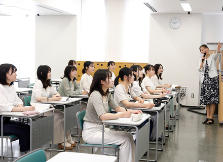 千葉市青葉看護専門学校の特長２