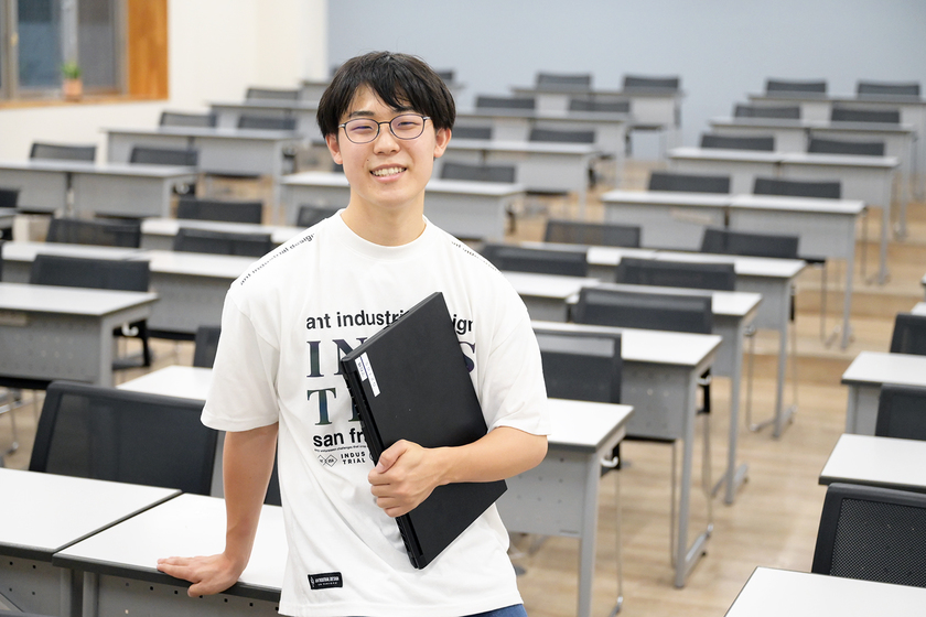 専門学校国際理工カレッジの学生