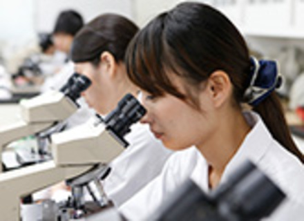 湘央医学技術専門学校の特長２