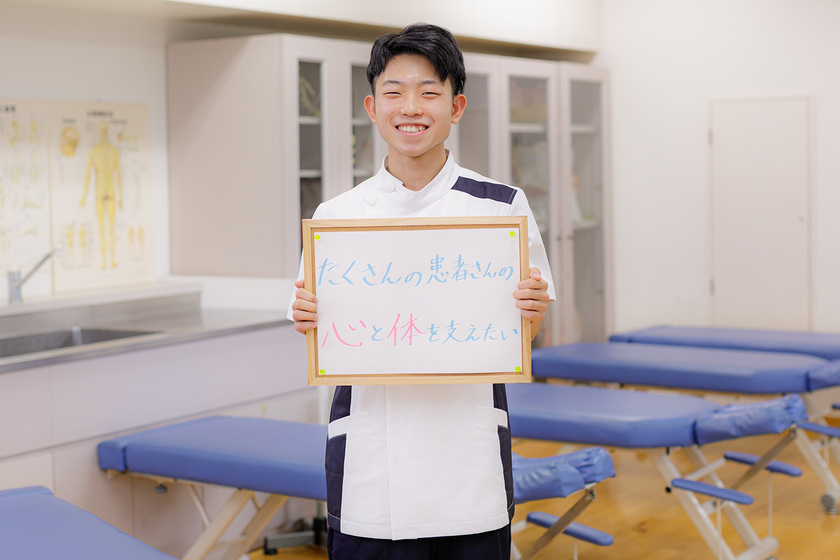 大阪ハイテクノロジー専門学校の学生