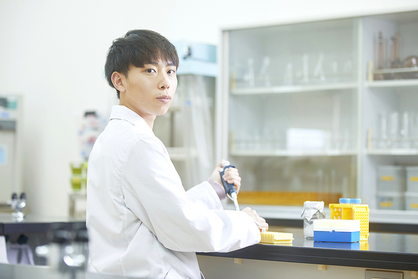 東京バイオテクノロジー専門学校の学生