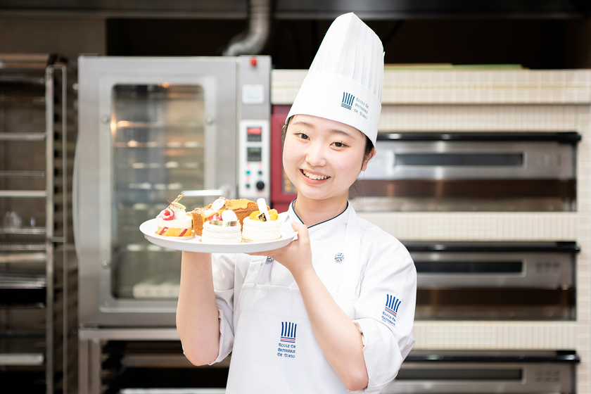 東京製菓学校の学生