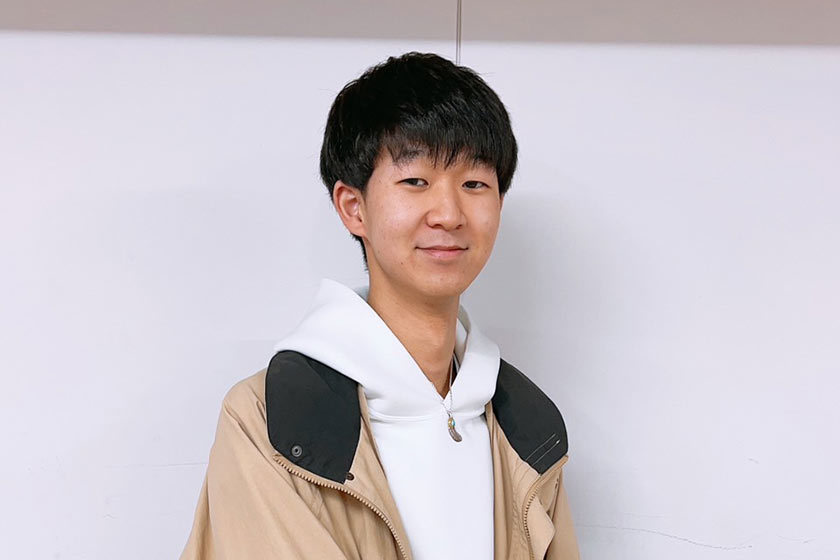 日本電子専門学校の学生