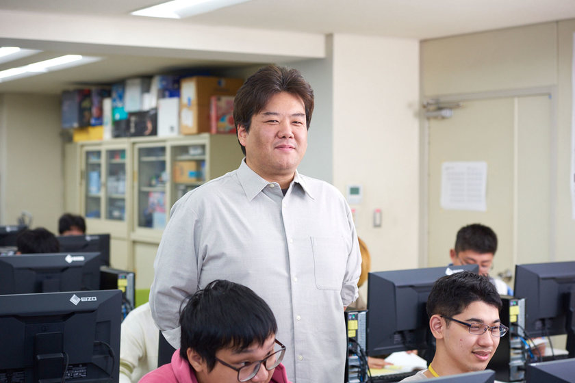 日本電子専門学校の先生