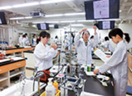 名古屋栄養専門学校の特長１