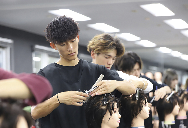 九州美容専門学校の風景