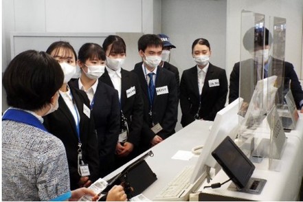 札幌国際大学 新千歳空港に就航する航空会社の仕事を体験し、卒業生の経験談も踏まえて、将来のキャリアについて考えます