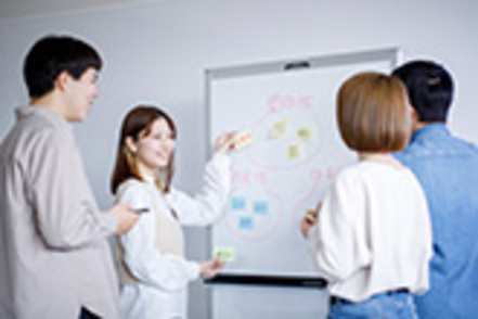 北陸大学 心理社会学科では心理専門職の資格を取得し、身につけた専門性をさまざまなフィールドで生かすことができる。