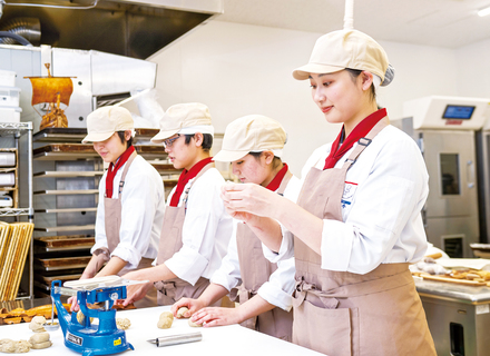 広島製菓専門学校の特長１