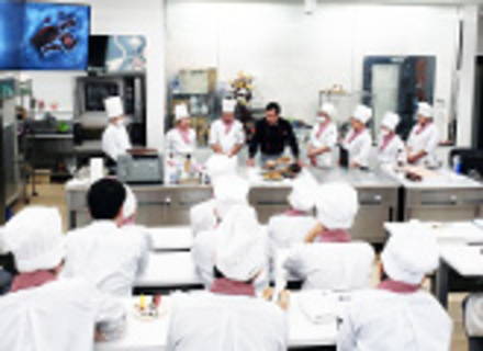 広島製菓専門学校の特長２