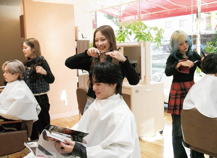 早稲田美容専門学校の特長１