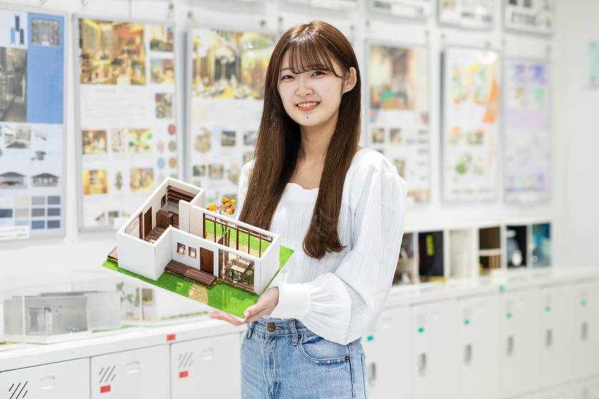 新潟建築・インテリア・ものづくり大学校の学生