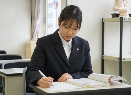 大阪歯科衛生士専門学校の特長３