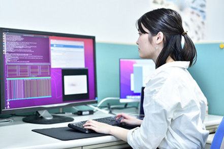 長浜バイオ大学 「バイオロジー」+「データサイエンス」=「バイオデータサイエンス」の新しい研究領域を開拓