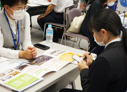 郡山健康科学専門学校の特長１