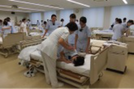 杏林大学 看護学科／１年次の基礎実習。人間理解を深め患者さんの療養生活を理解する。看護職者として相応しい行動や看護について考えます