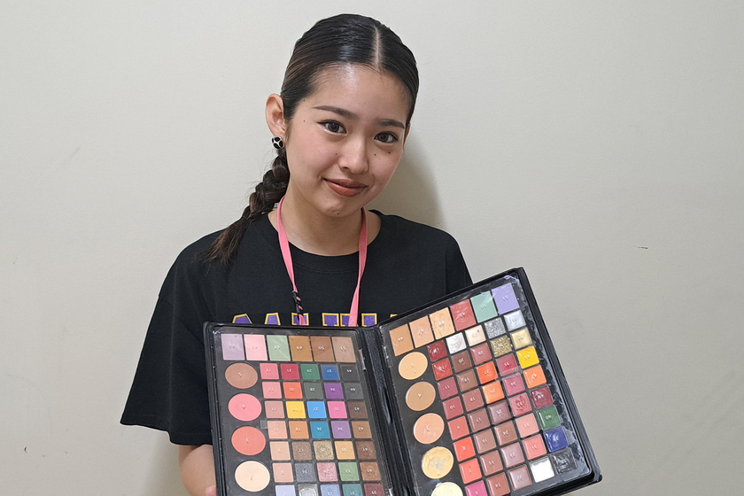 大阪ホテル鉄道＆ブライダルビューティー専門学校の学生