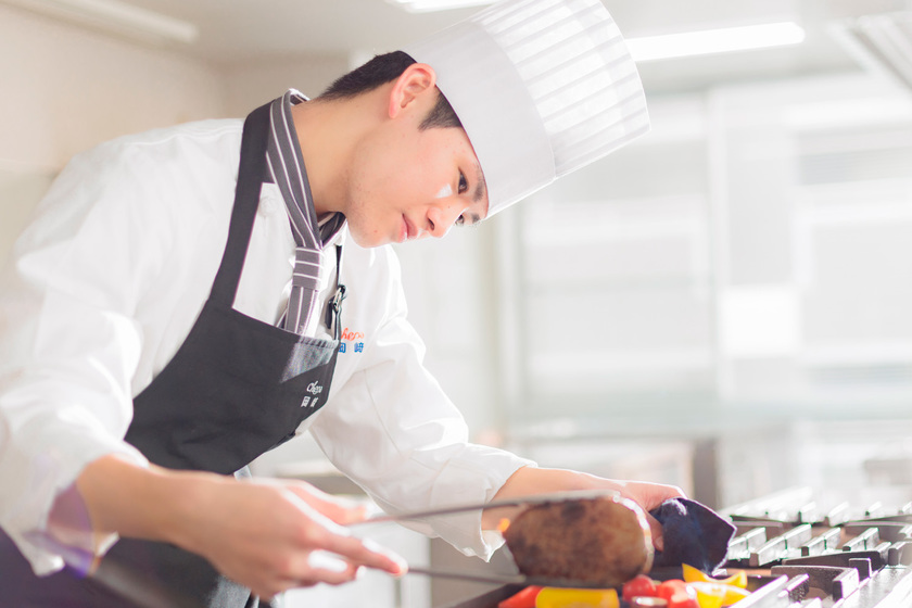 シェフパティシエ専門学校の学生