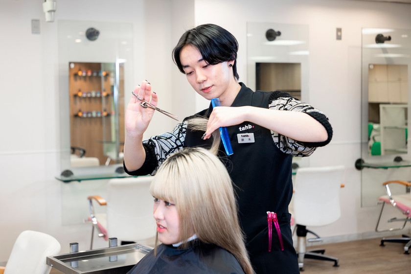東京美容専門学校の学生