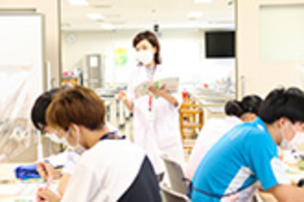 羽衣国際大学 食物栄養学科では、公認スポーツ栄養士の資格をもつ教員から、スポーツ栄養に関する知識や技術を学べます！