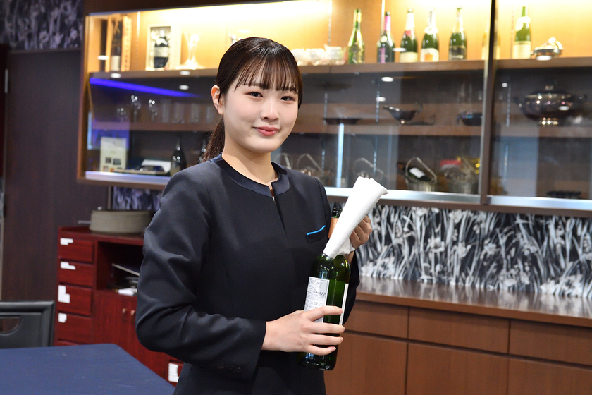 札幌観光ブライダル・製菓専門学校の学生