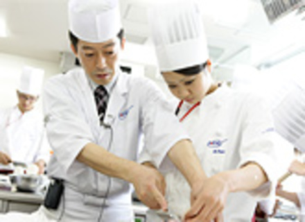 大阪調理製菓専門学校ｅｃｏｌｅ　ＵＭＥＤＡの特長１