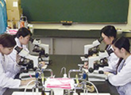 秋田栄養短期大学の特長３