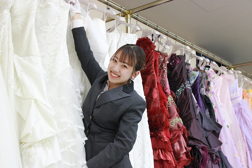 大阪ホテル・観光＆ウェディング専門学校の学生